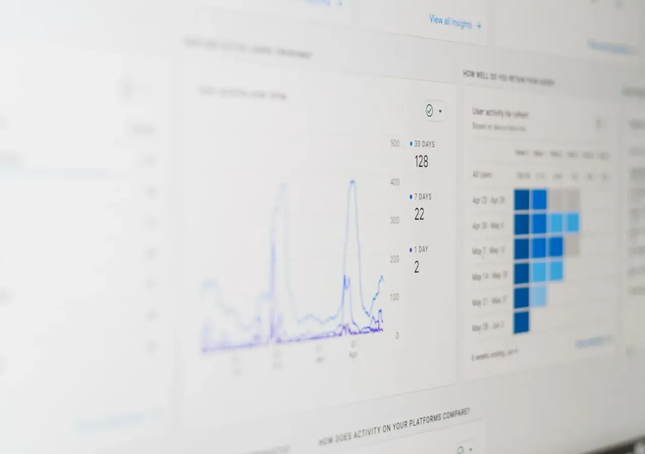 SaaS Multi-Tenant de Inventarios: Next.js 16, Prisma y Neon